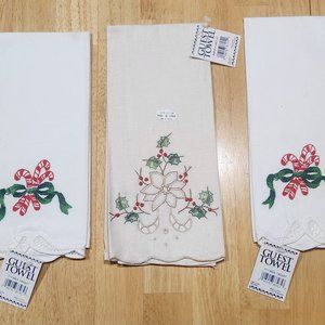 Vintage Embroidered Christmas Guest Towels 100% Cotton from Dillard's Set of 3